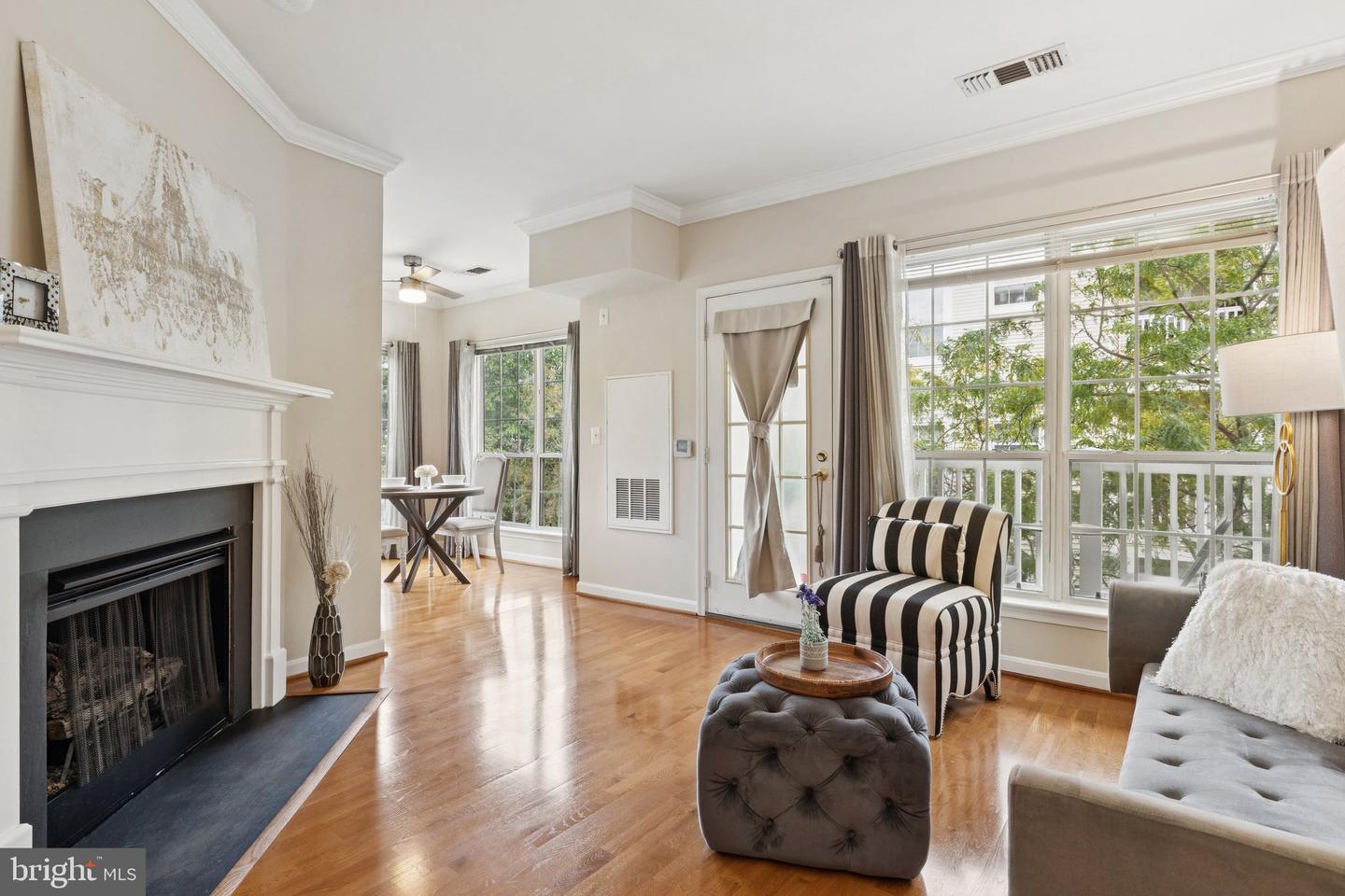 4561 Strutfield Lane #3305, Alexandria