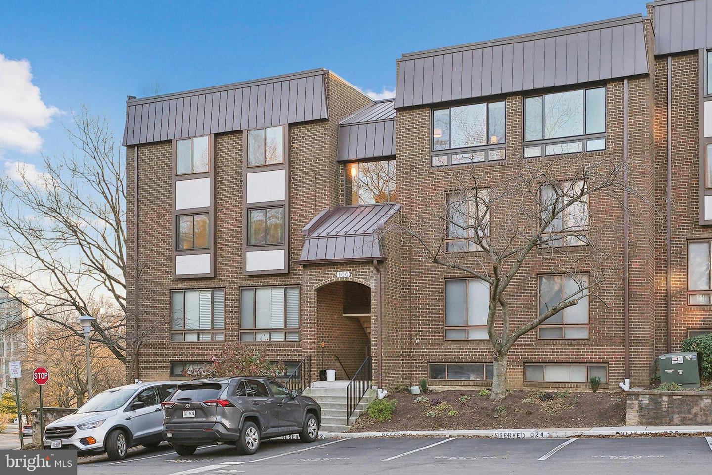 100 Roberts Lane #300, Alexandria