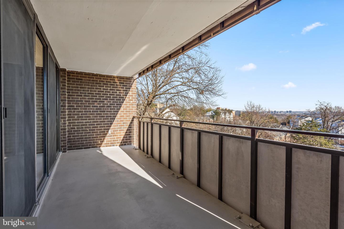 250 S Reynolds Street #411, Alexandria