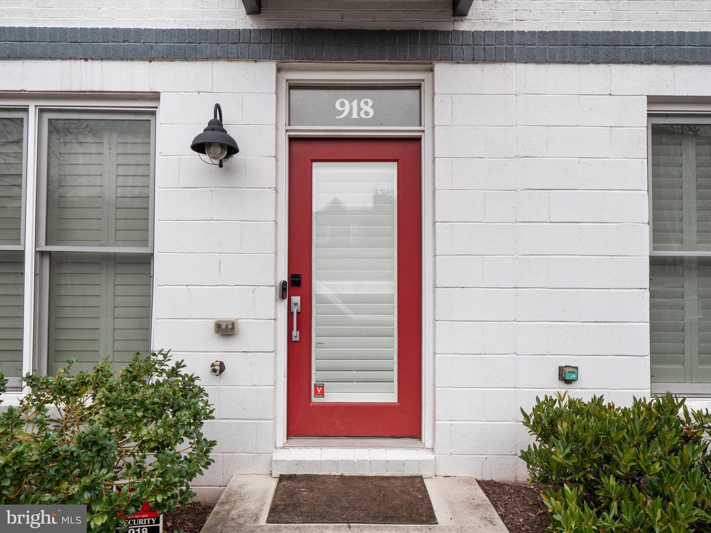 918 Pete Jones Way, Alexandria