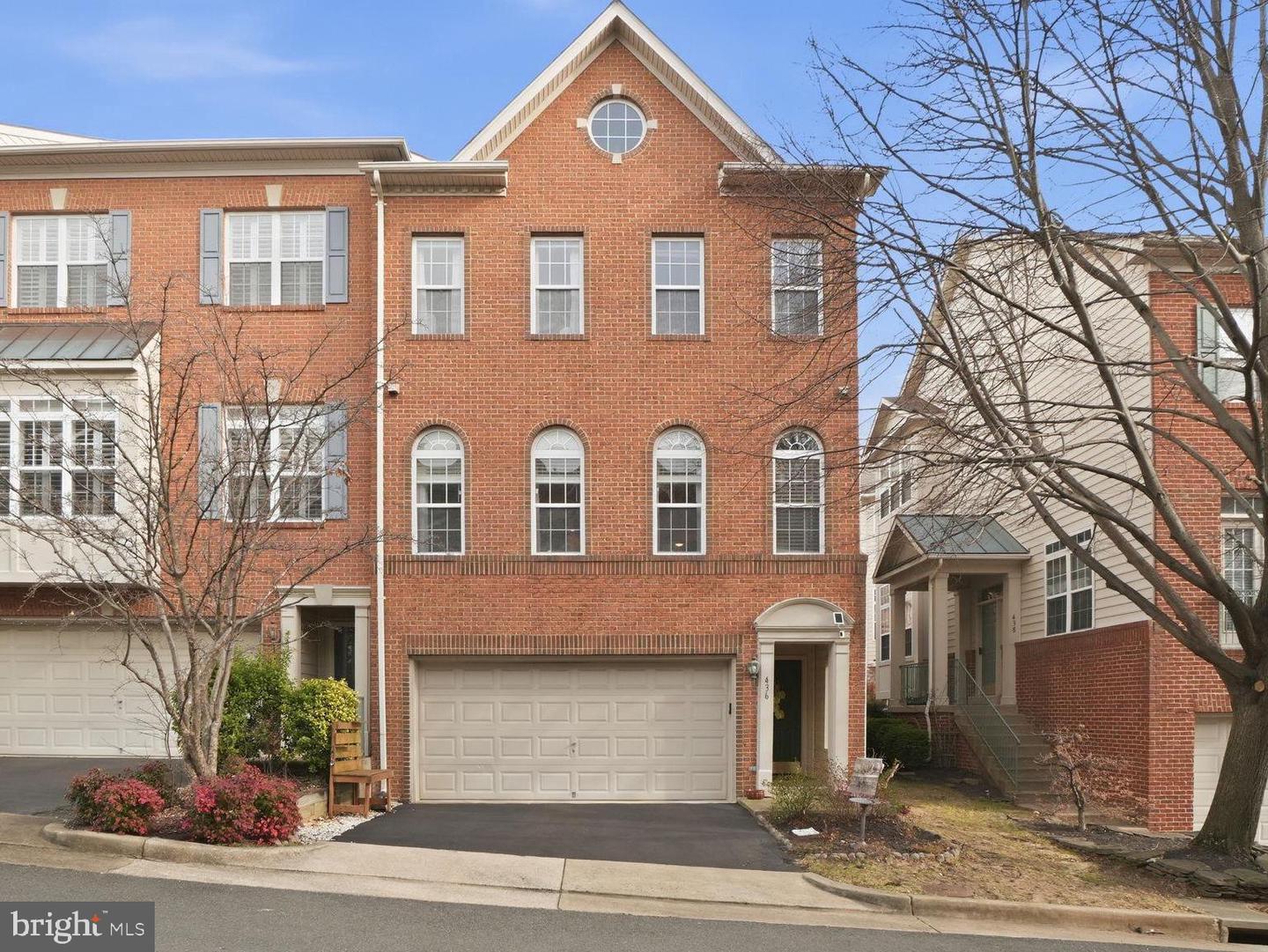436 Clayton Lane, Alexandria