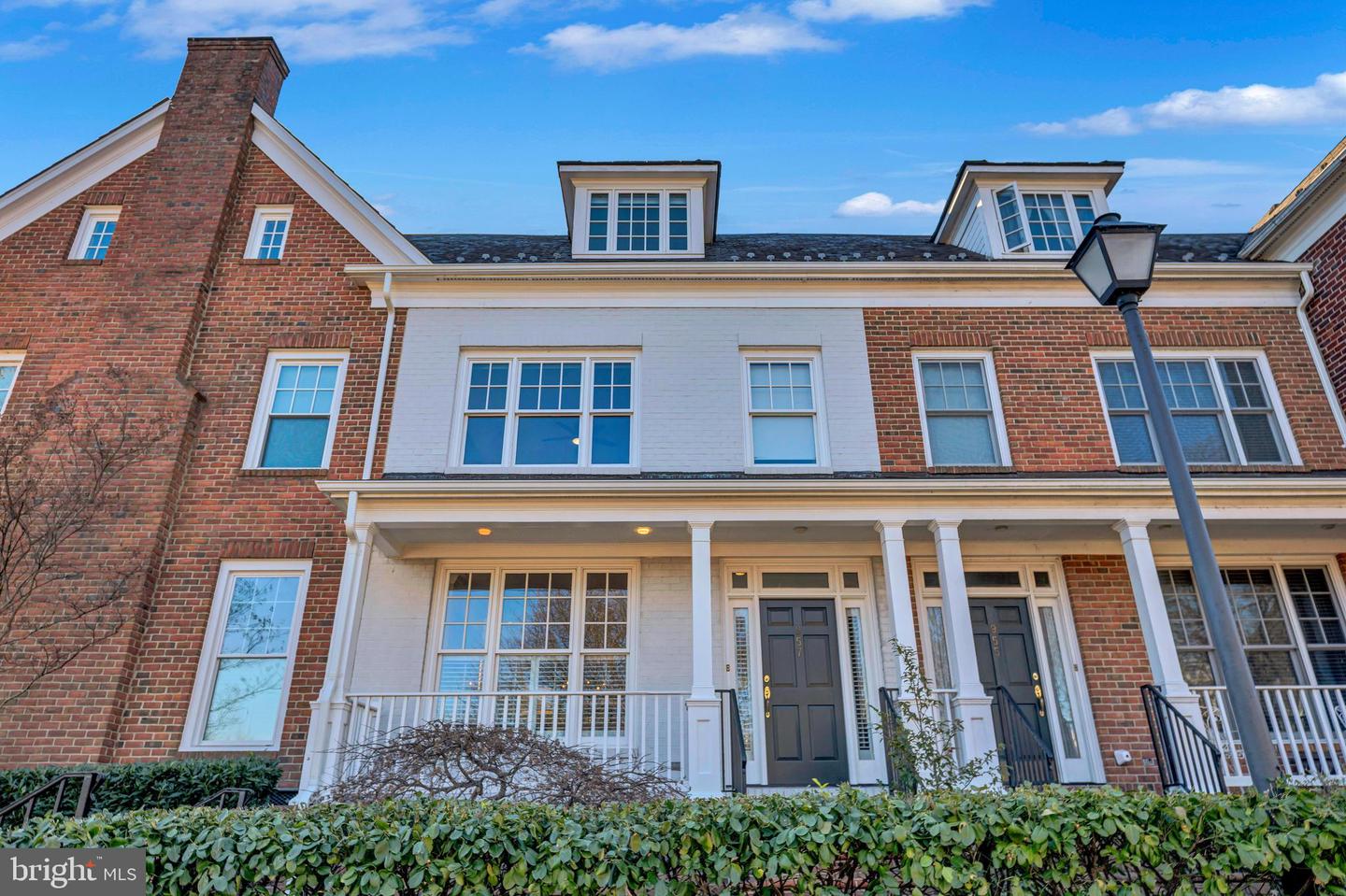 957 Powhatan Street, Alexandria