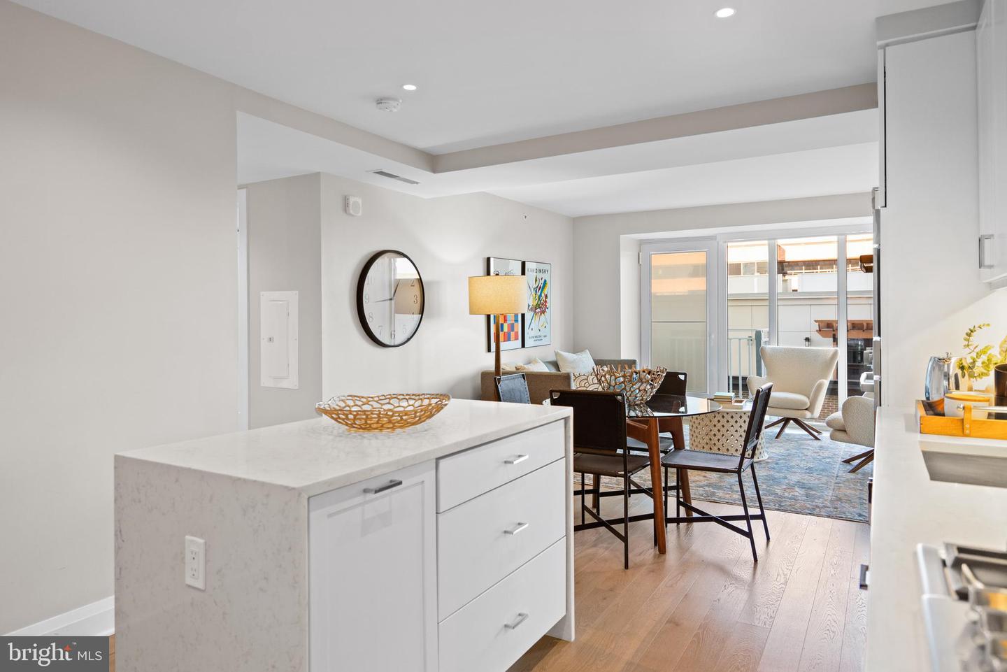 925 N Fairfax Street #406