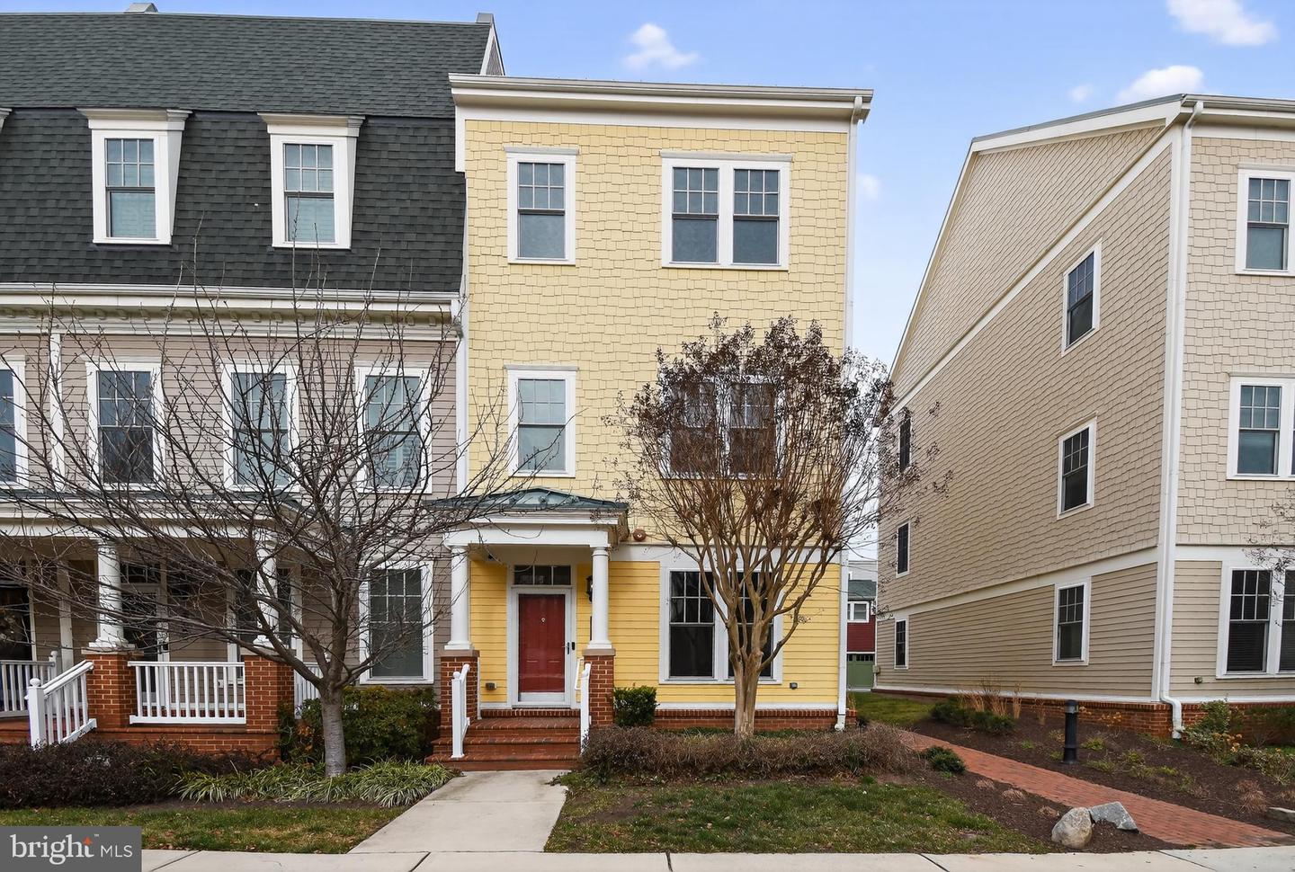 716 Diamond Avenue, Alexandria