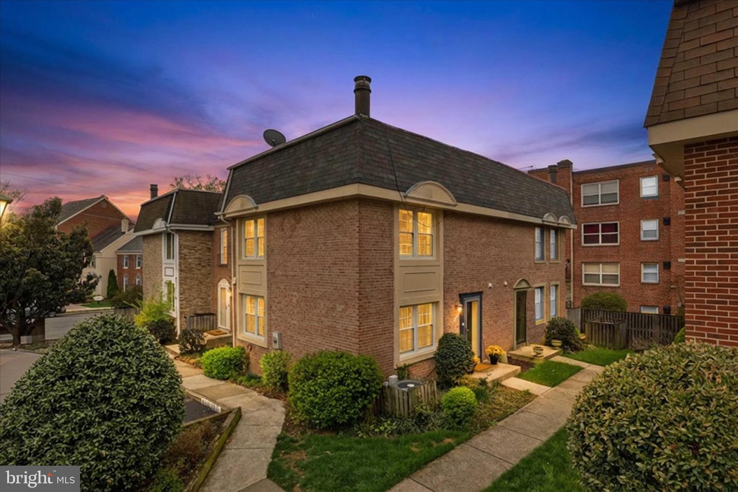 1306 Chetworth Court, Alexandria