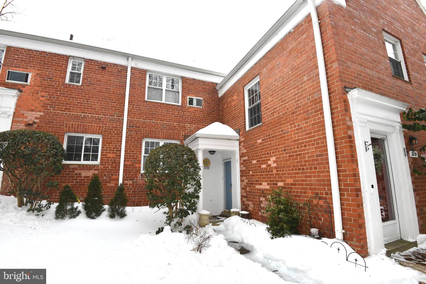 3236 Valley Drive #3236, Alexandria