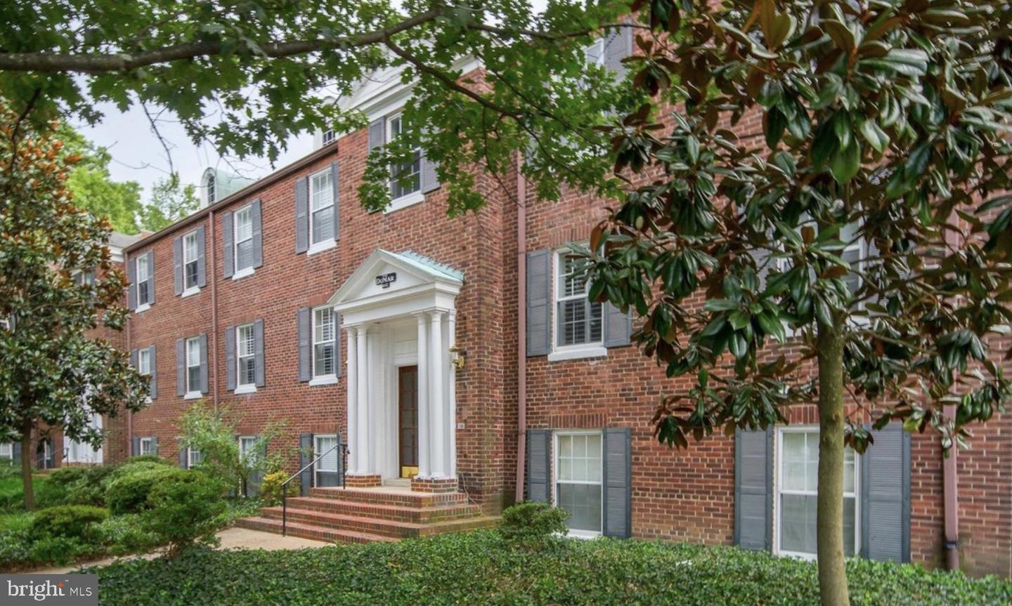402 Commonwealth Avenue #206, Alexandria