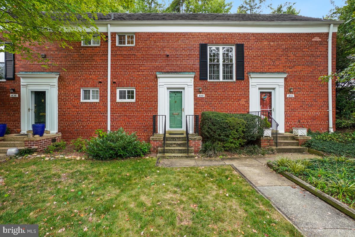 1640 Fitzgerald Lane, Alexandria