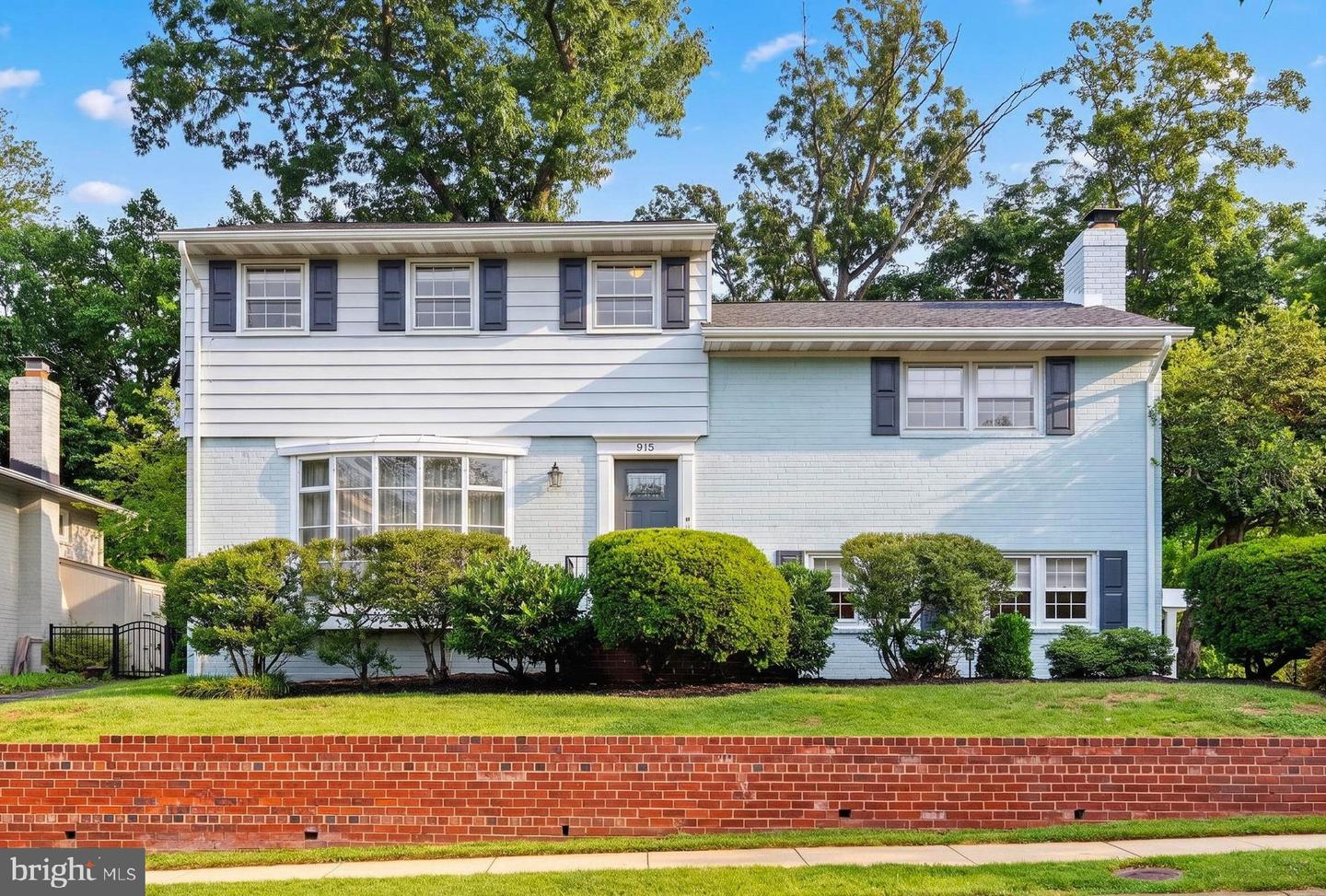 915 N Overlook Drive, Alexandria