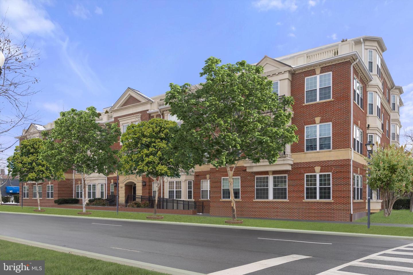 828 Slaters Lane #302, Alexandria