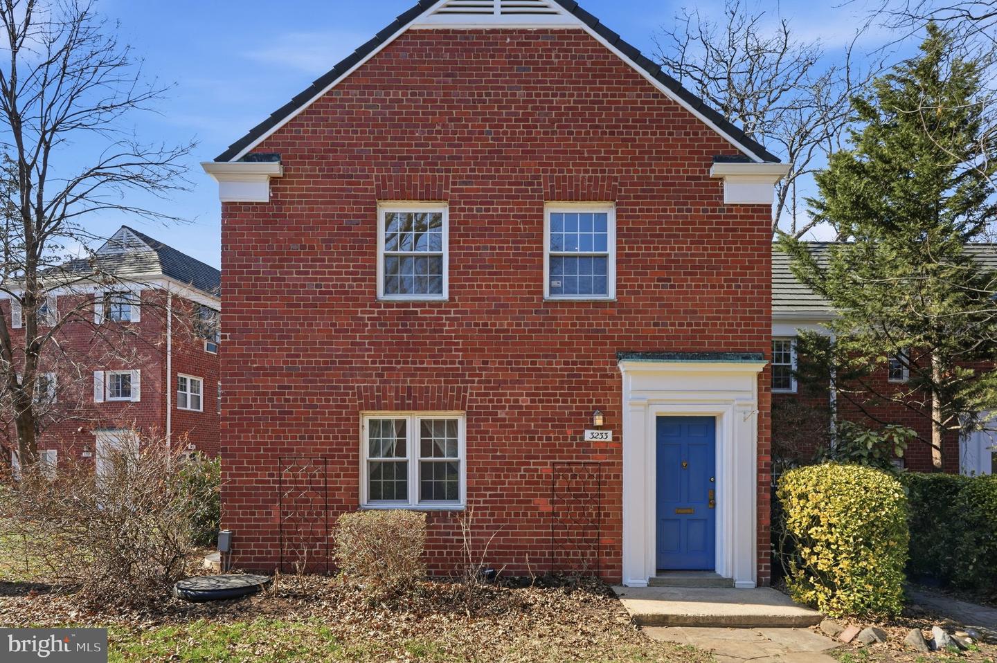 3233 Martha Custis Drive, Alexandria