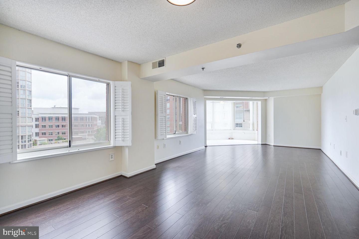 2151 Jamieson Avenue #809, Alexandria