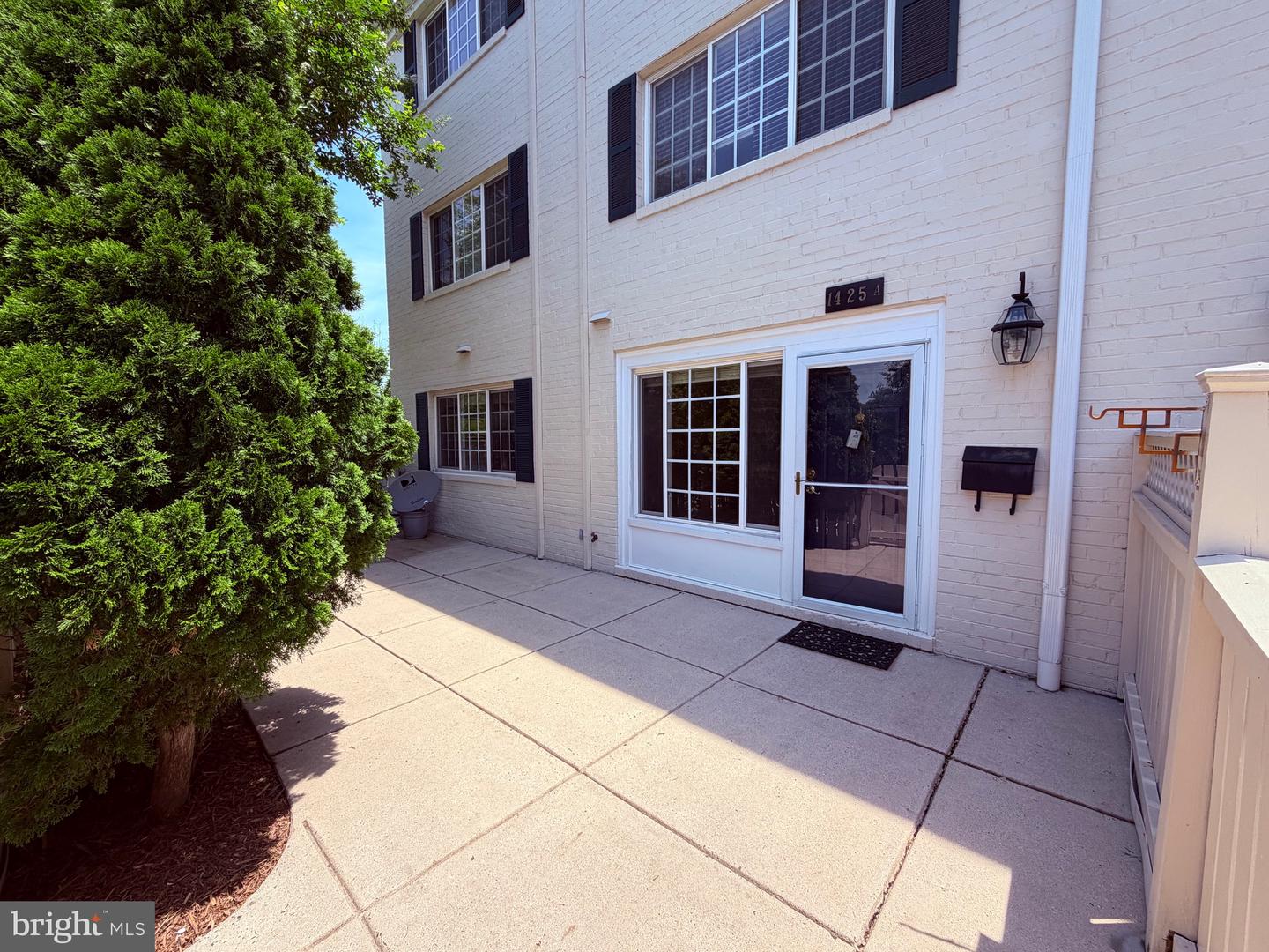 1425 N Van Dorn Street #a