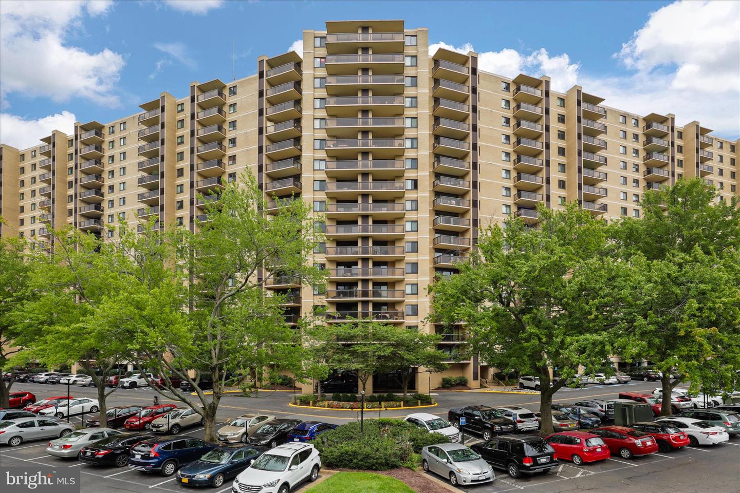 205 Yoakum Parkway #216