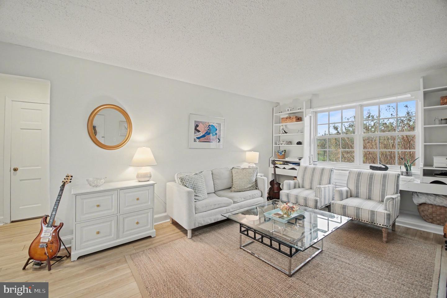 1632 W Abingdon Drive #302