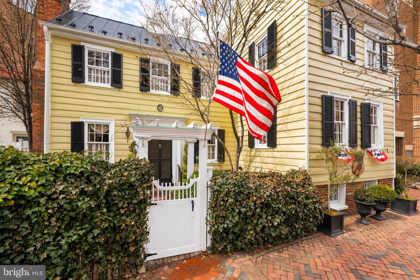123 S Pitt Street, Alexandria