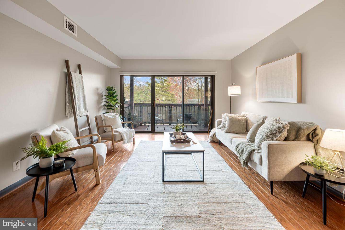 205 Skyhill Road #4, Alexandria