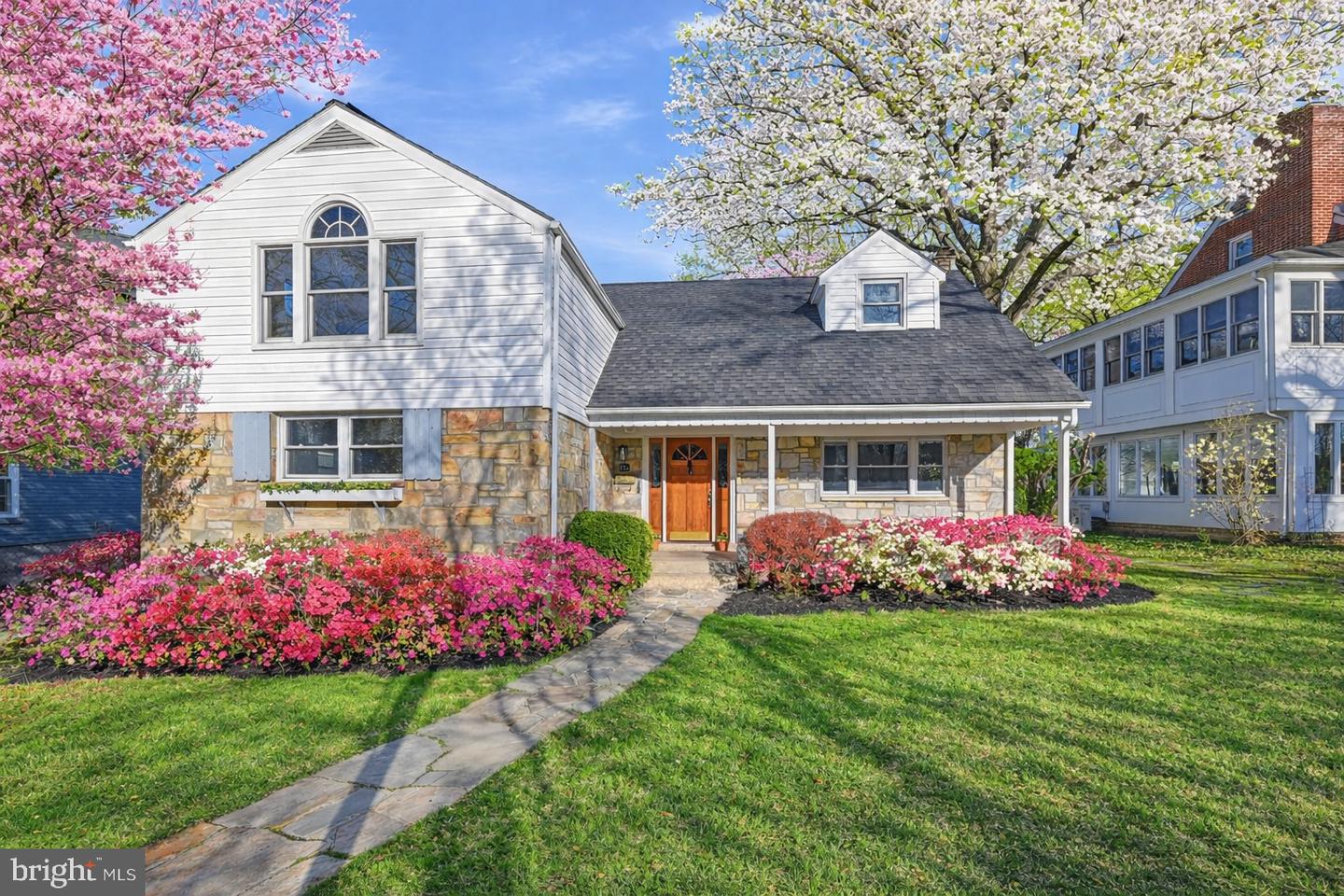 833 Fontaine Street, Alexandria