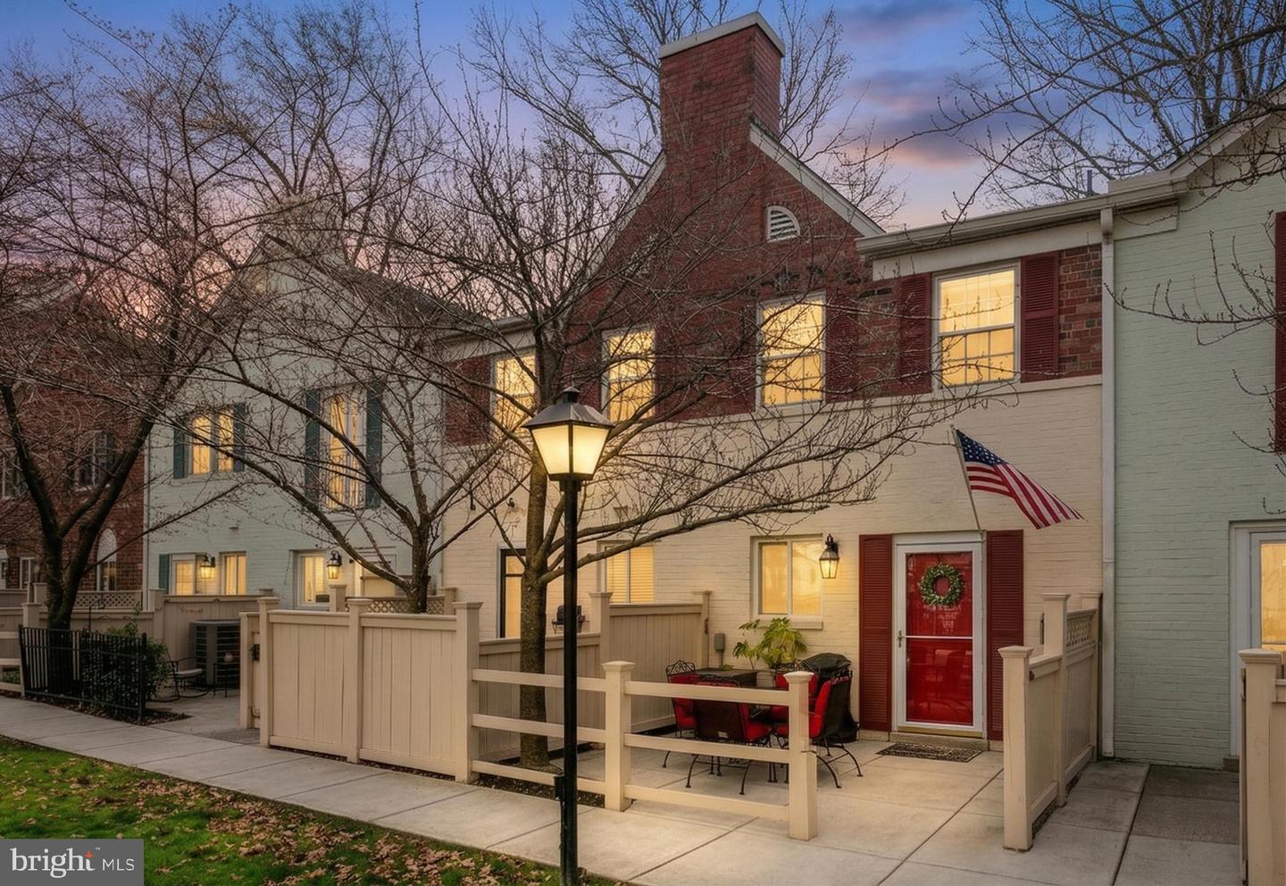 1279 N Van Dorn Street N #1279, Alexandria