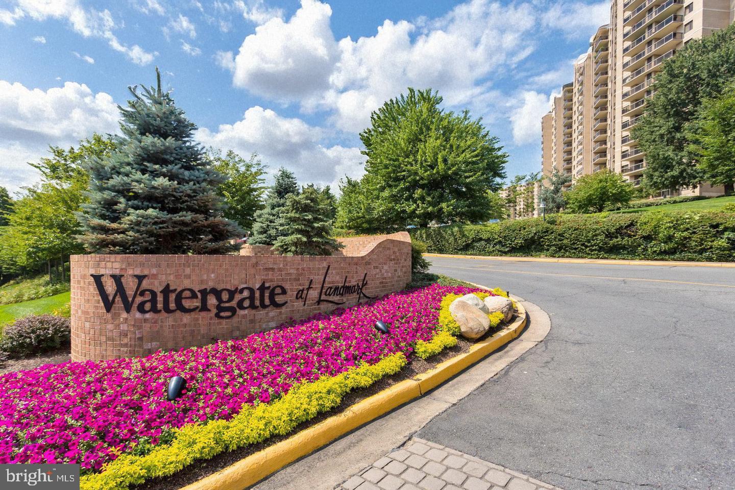 307 Yoakum Parkway #816, Alexandria