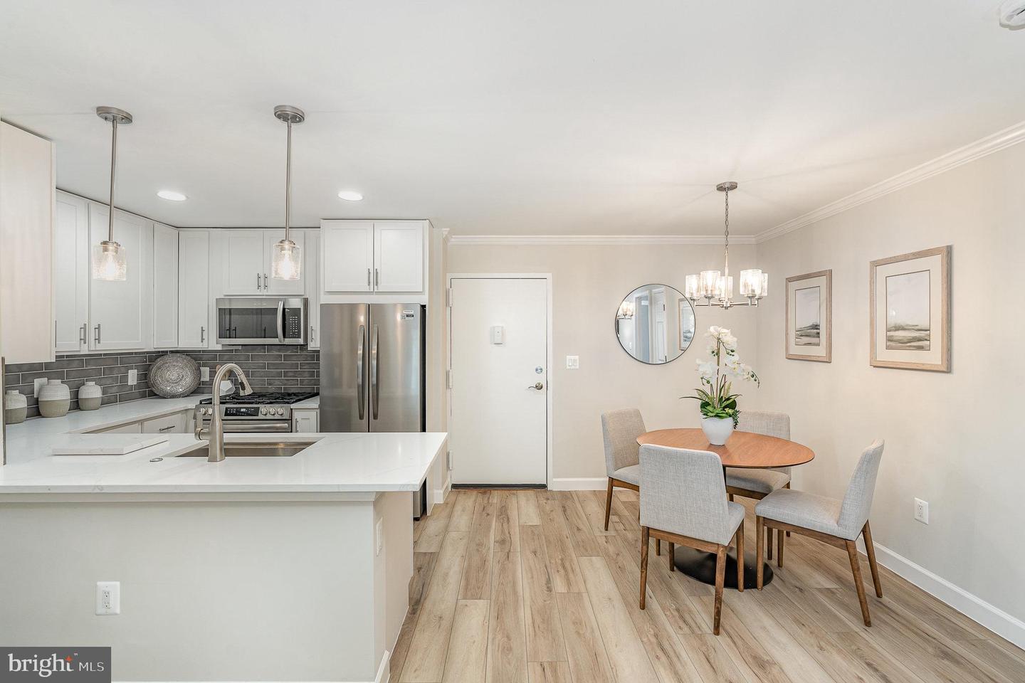 75 S Reynolds Street #411