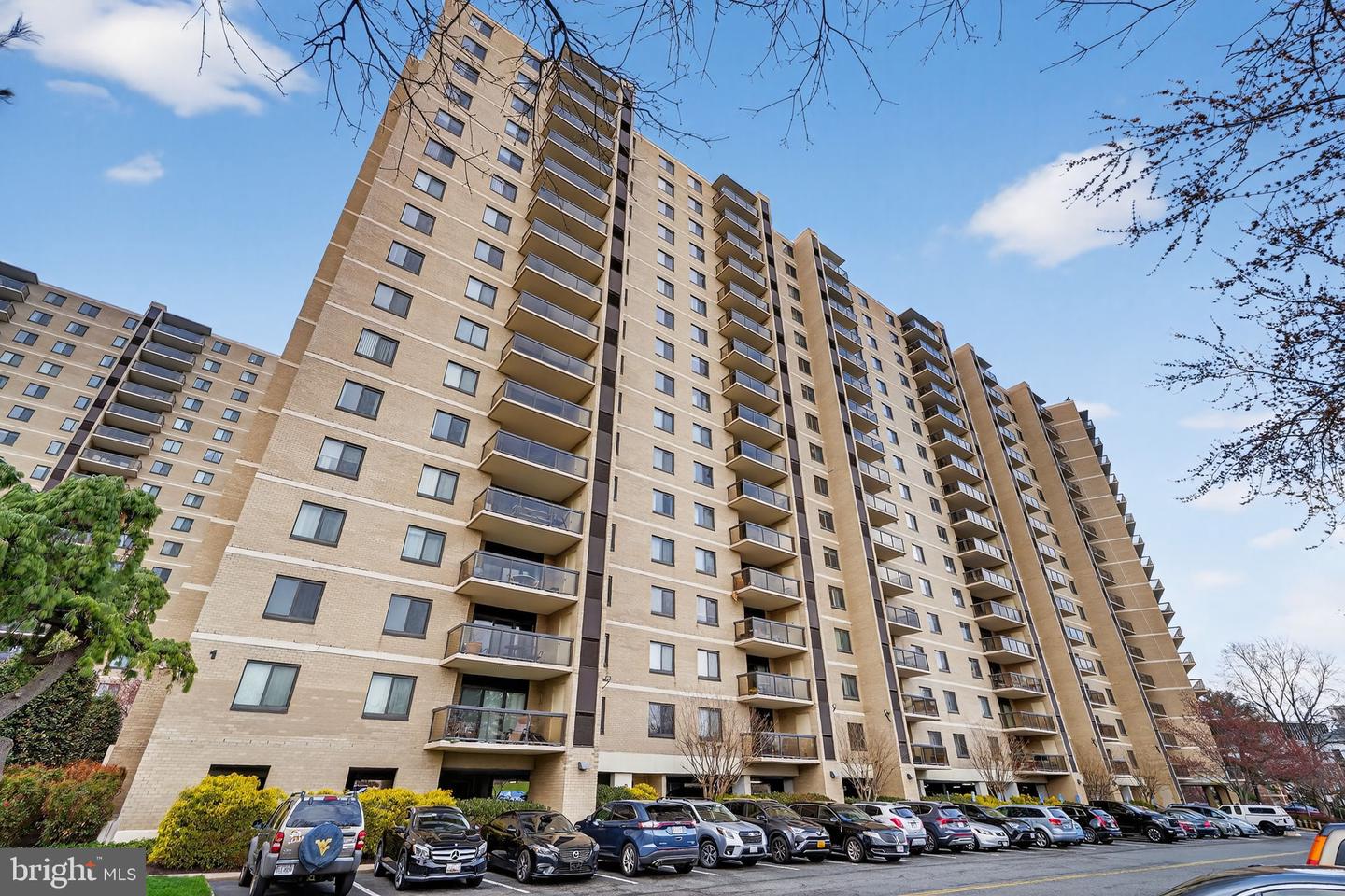 203 Yoakum Parkway #1625