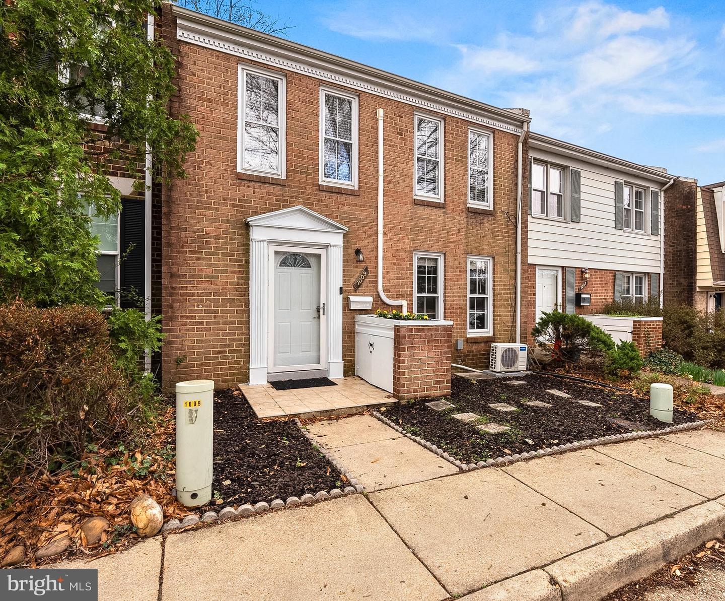 1009 N Van Dorn Street N, Alexandria