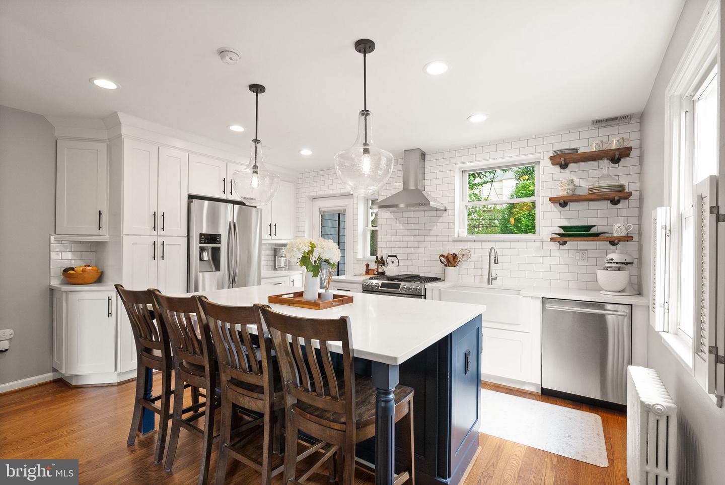 1001 Bashford Lane, Alexandria