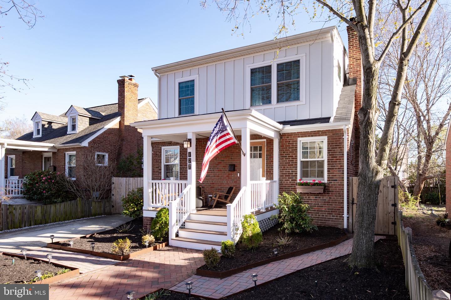 127 E Walnut Street, Alexandria
