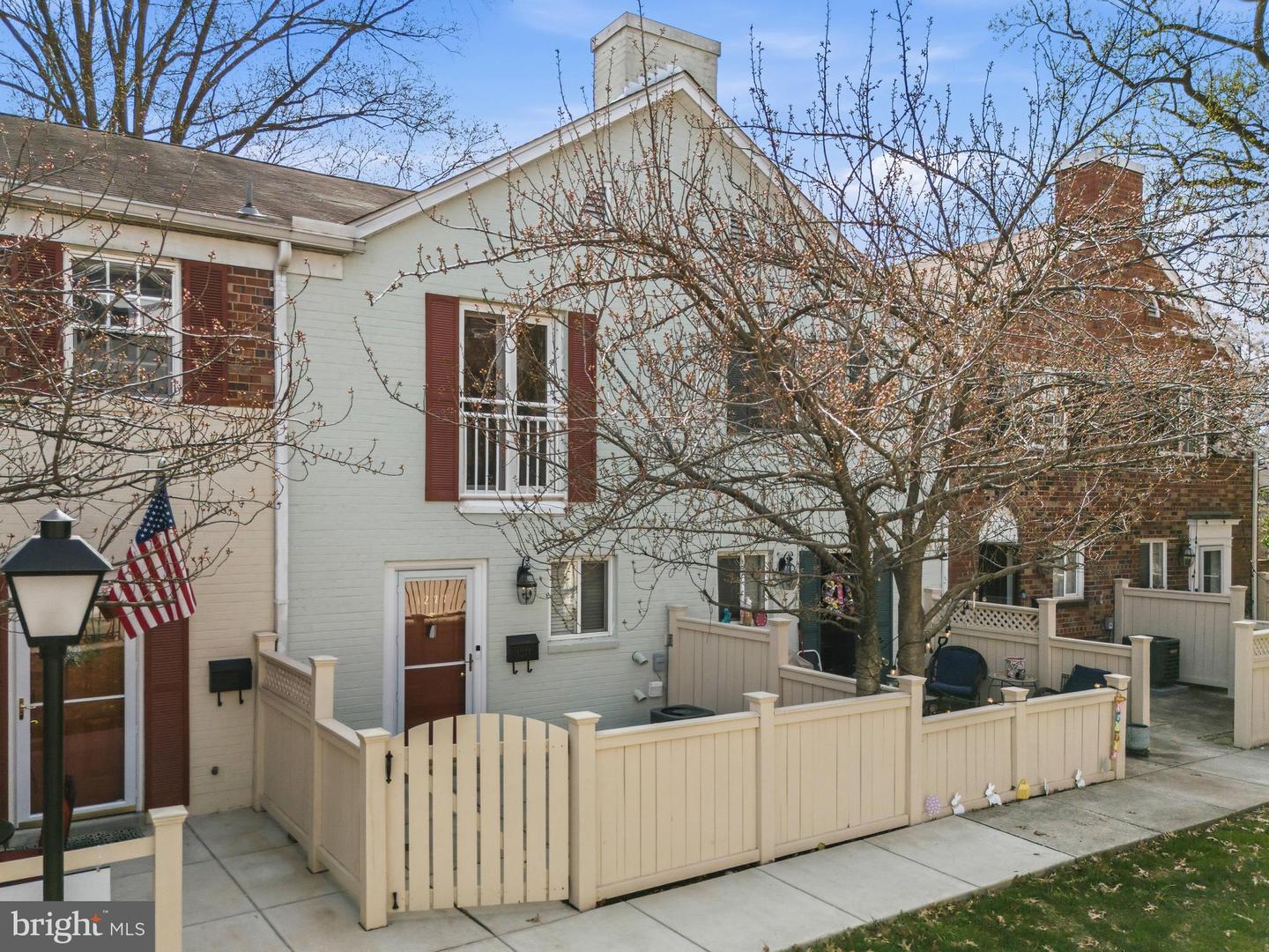 1277 Van Dorn Street N, Alexandria