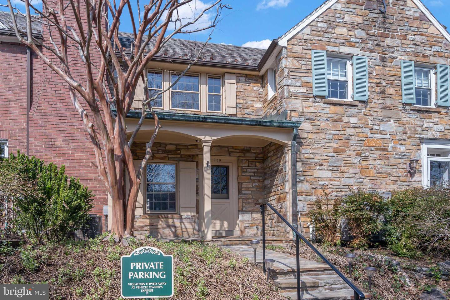 903 S Saint Asaph Street, Alexandria