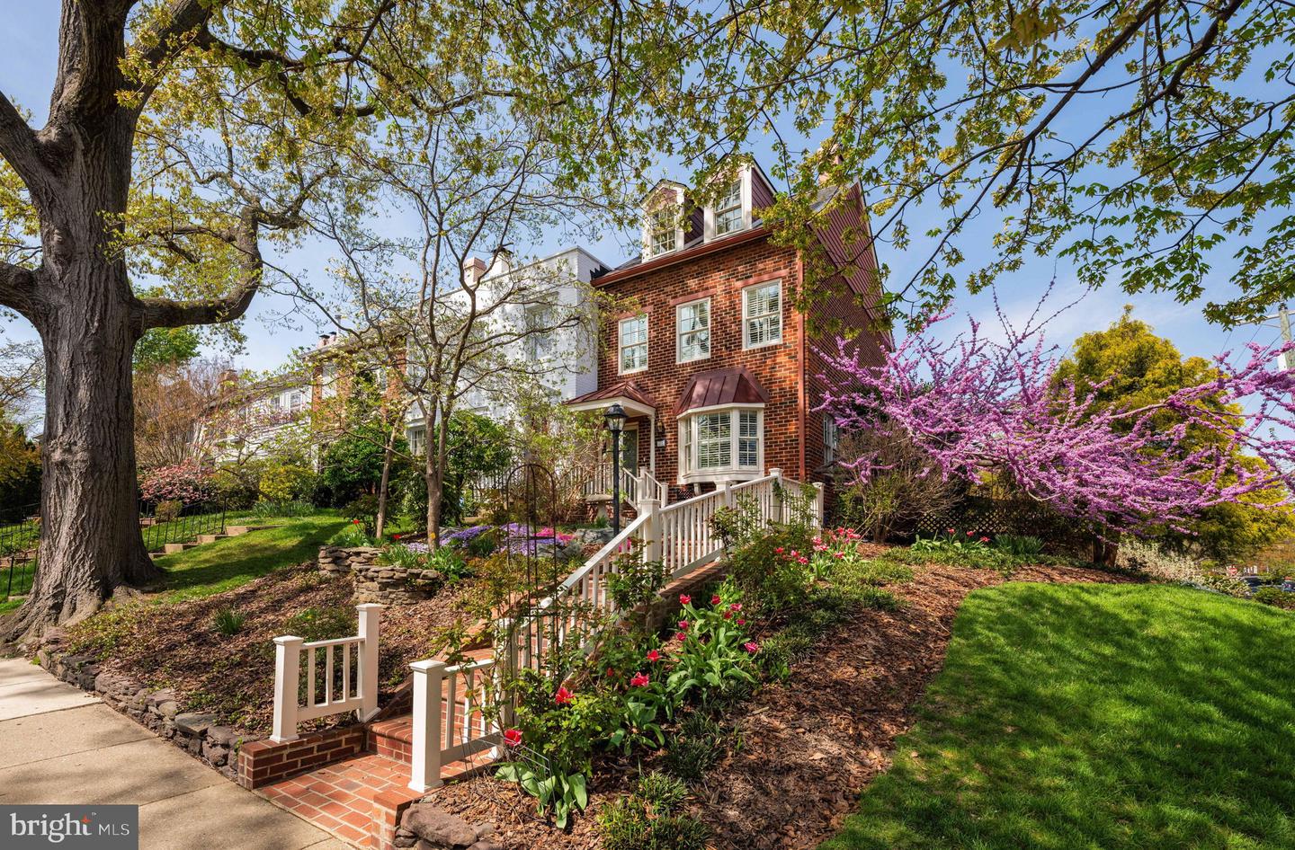 803 Green Street, Alexandria