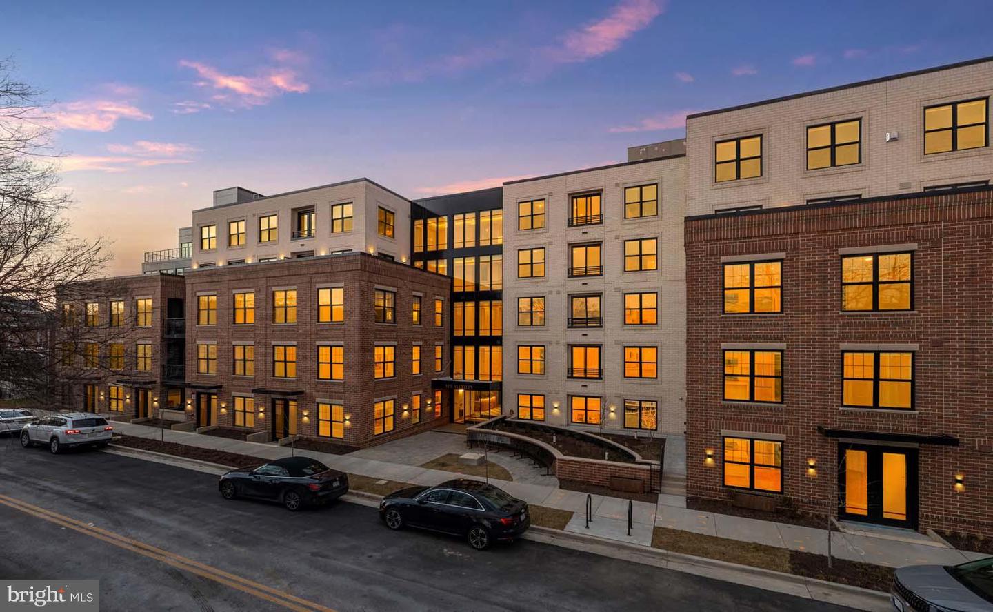811 N Columbus Street #307