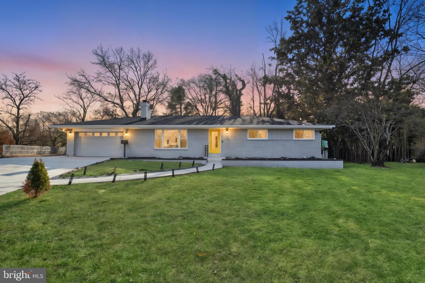 1001 Woods Place, Alexandria