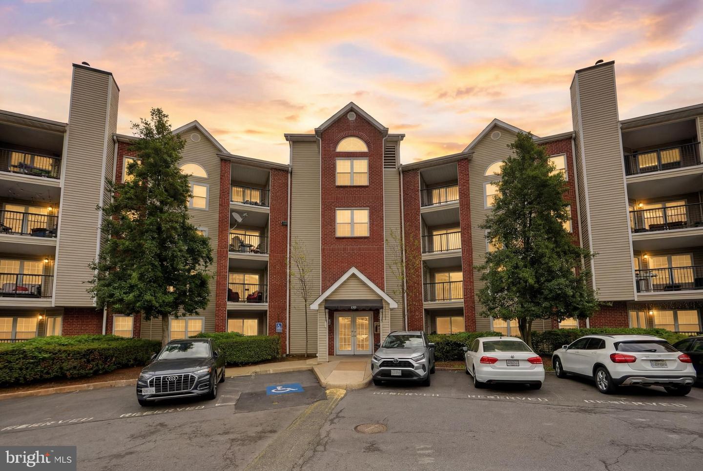 3313 Wyndham Circle #1209, Alexandria