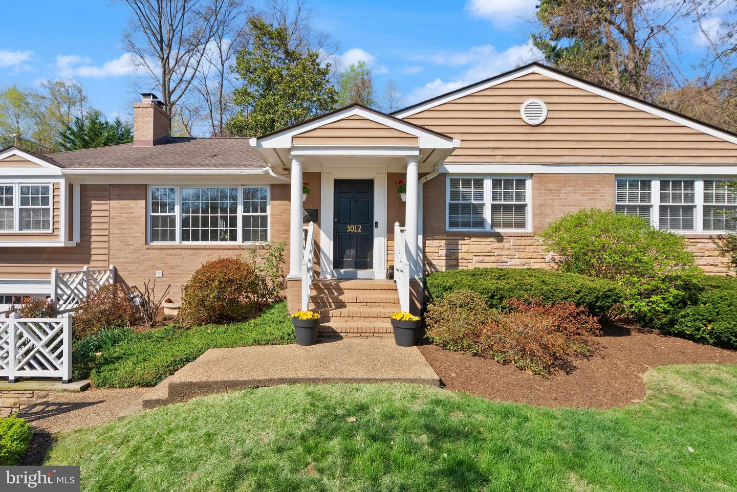 3012 Russell Road, Alexandria