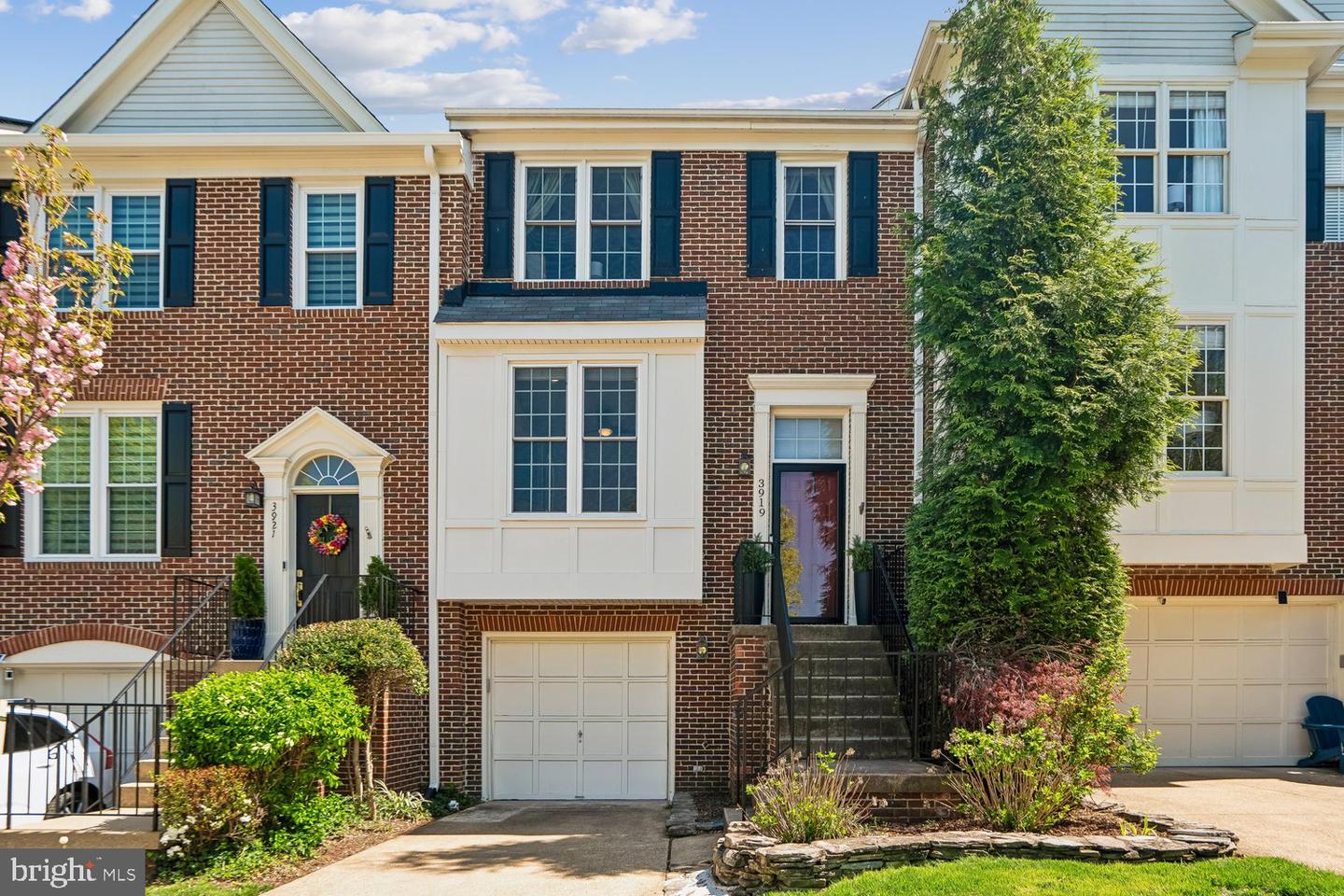 3919 Charles Avenue, Alexandria