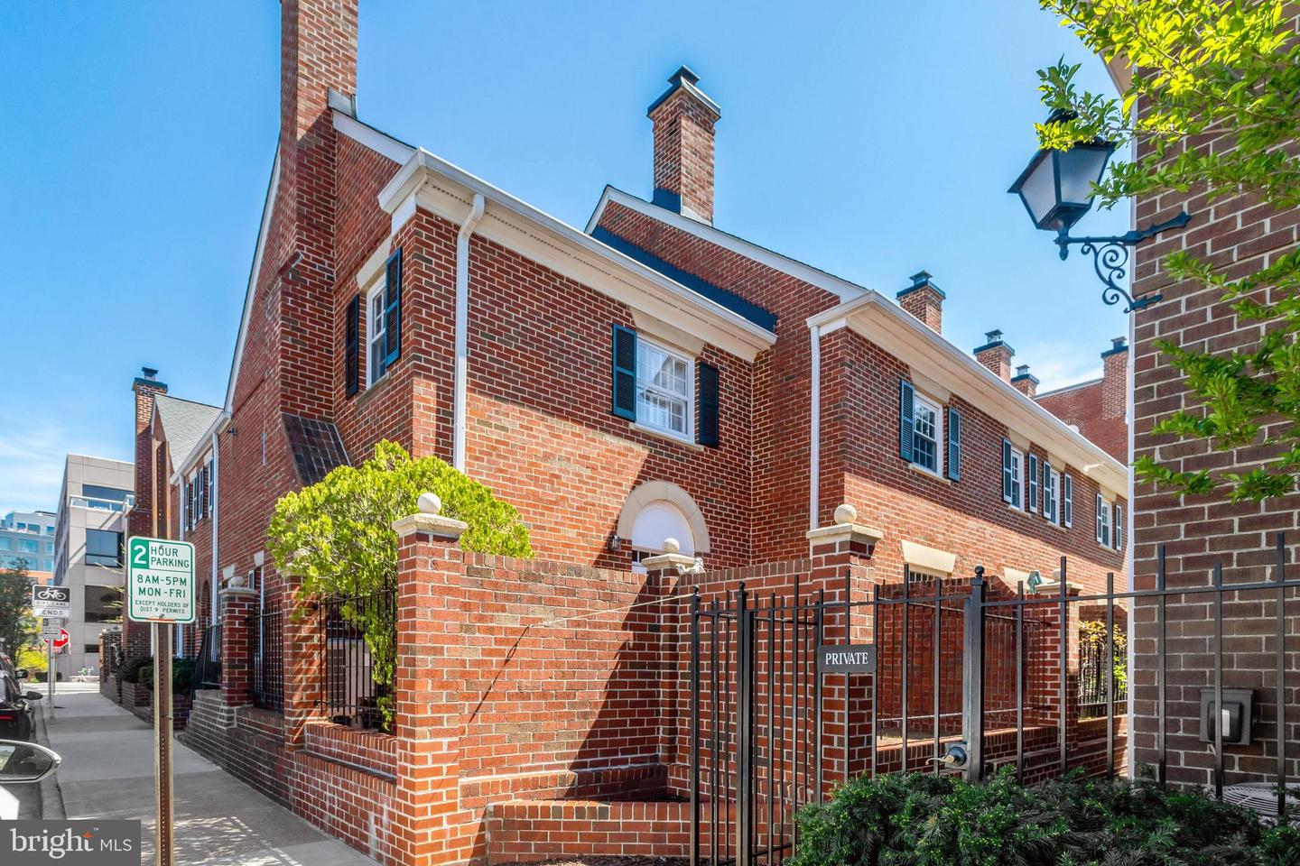 402 Second Street, Alexandria