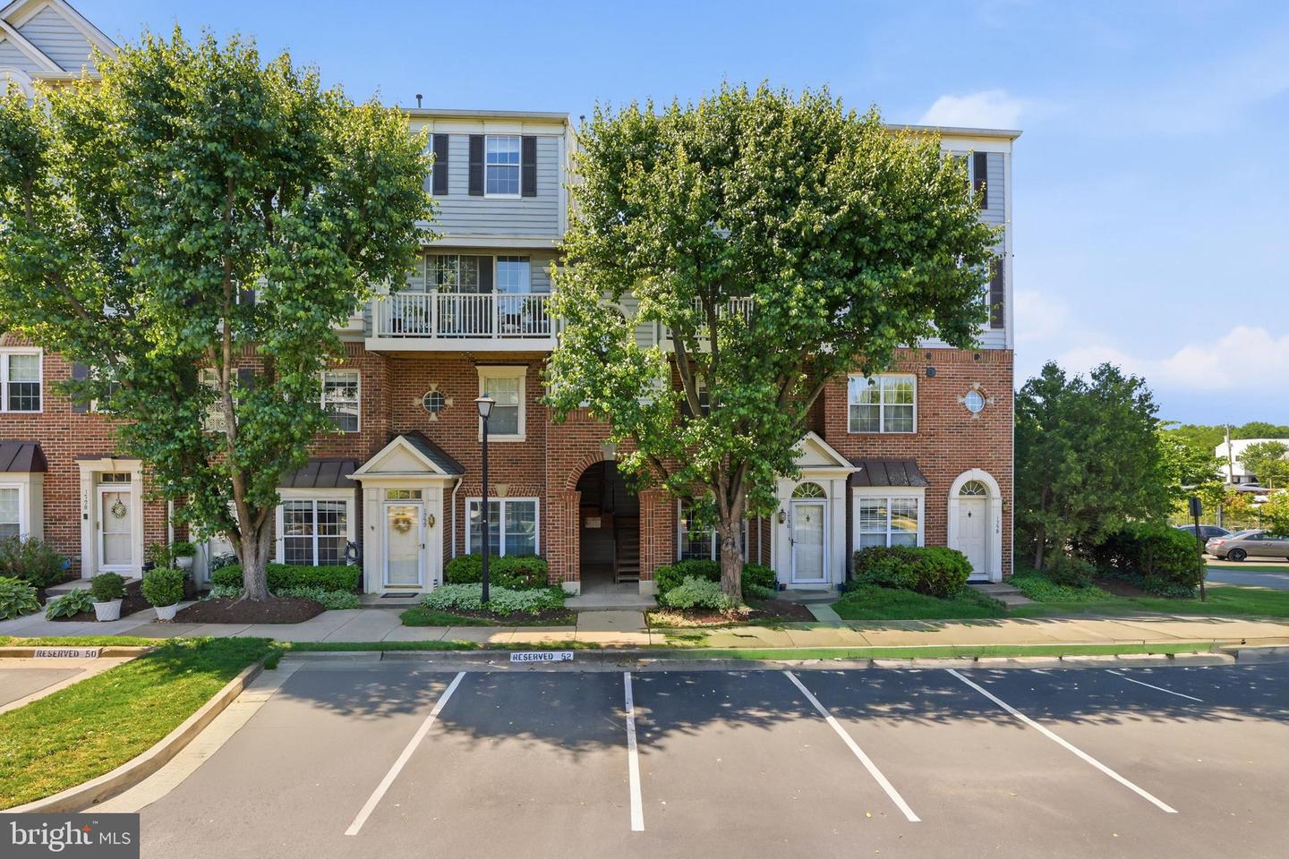 1734 Kingsgate Court #302