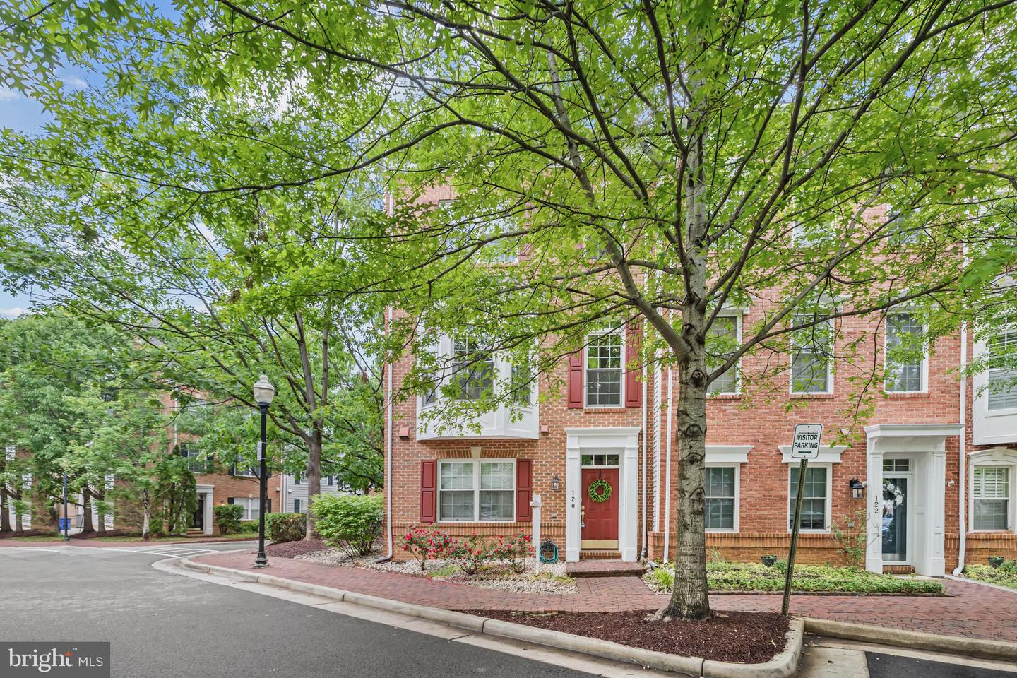 120 Martin Lane, Alexandria