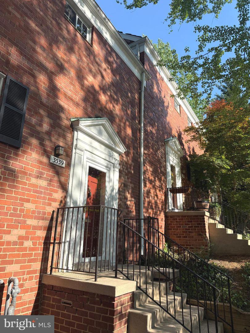 3539 Martha Custis Drive