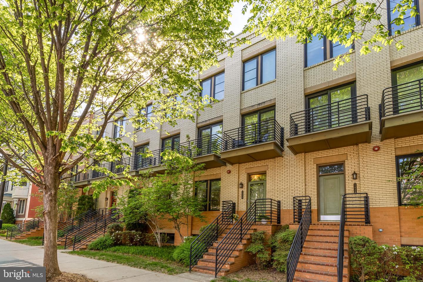1426 Van Valkenburgh Lane, Alexandria