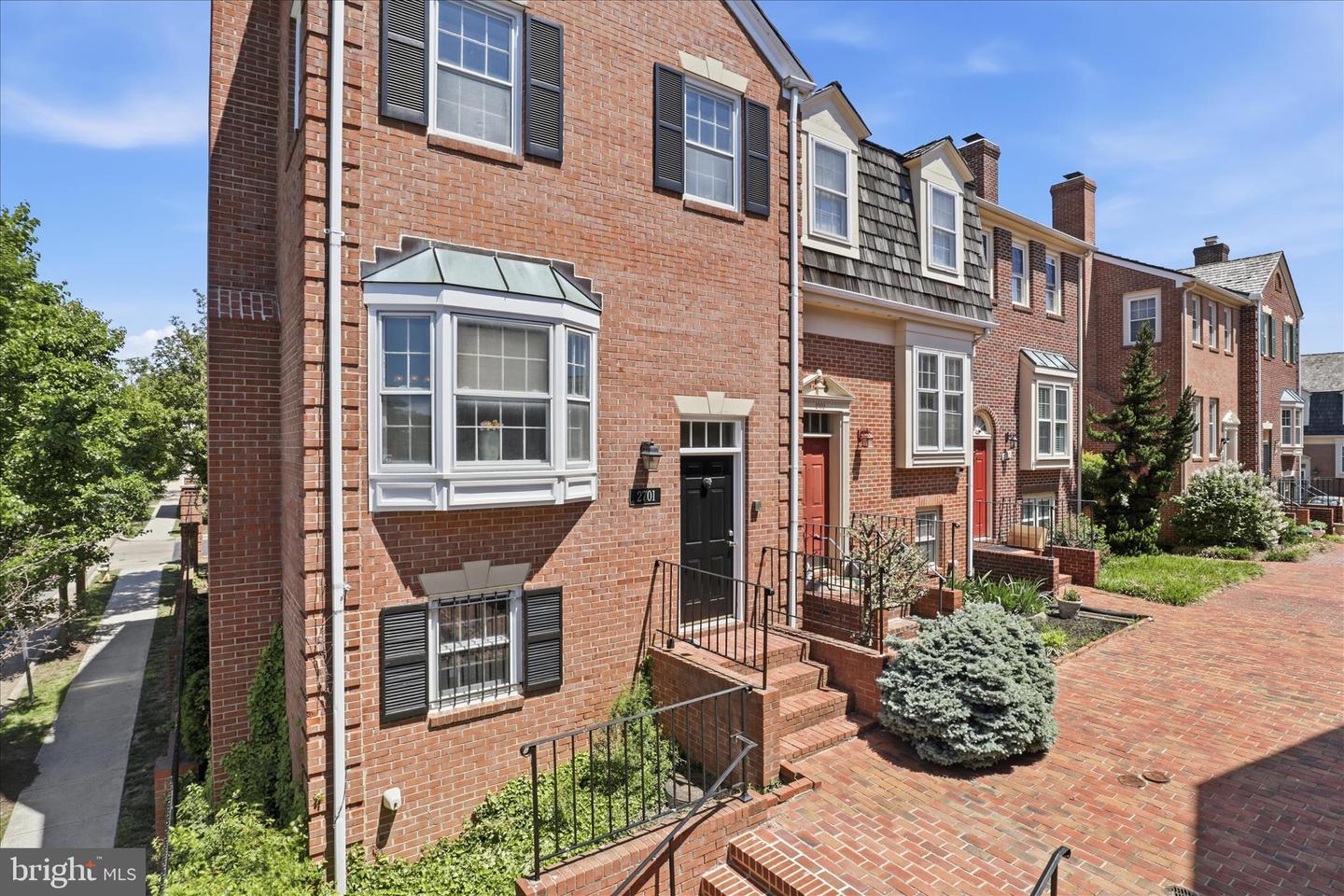 2701 Franklin Court, Alexandria