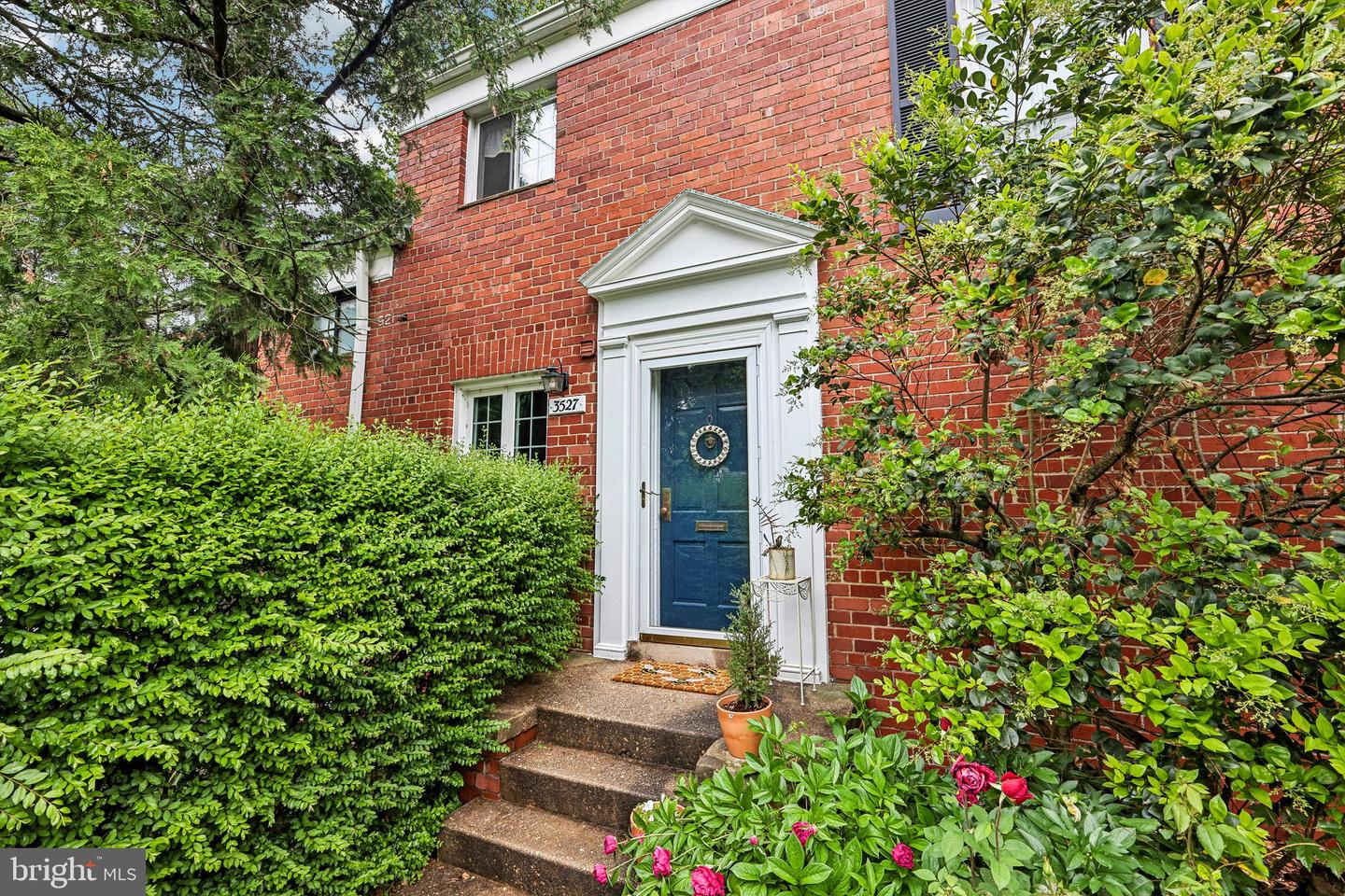3527 Martha Custis Dr