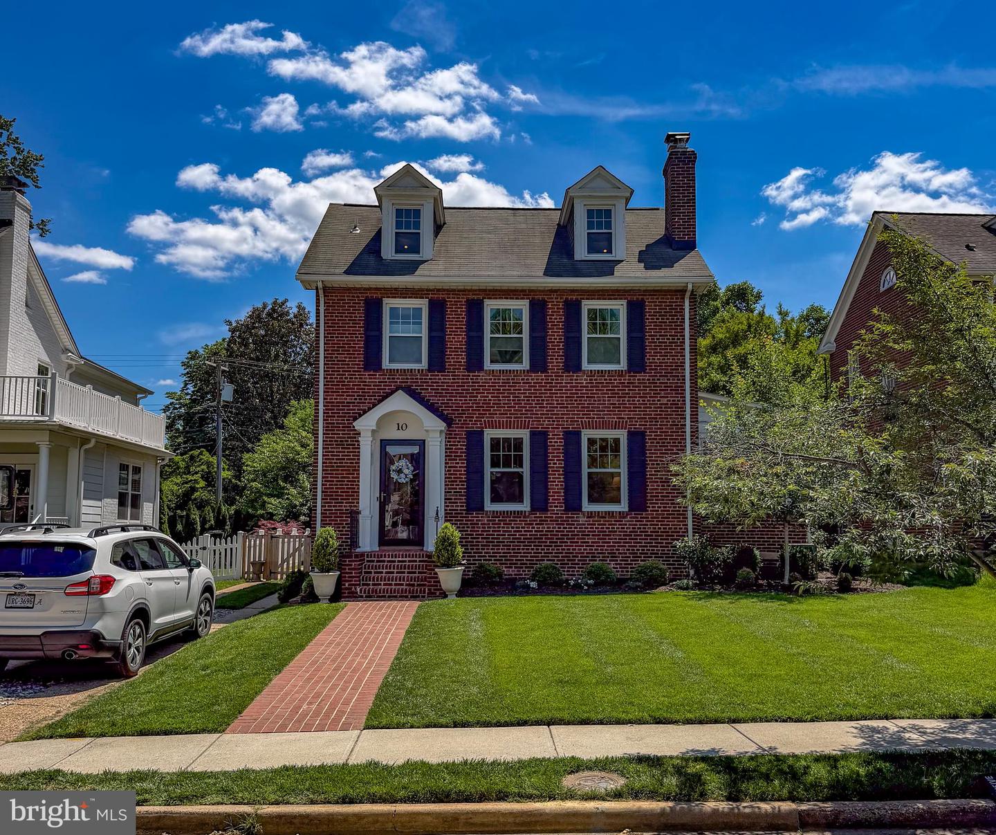 10 W Oak Street, Alexandria