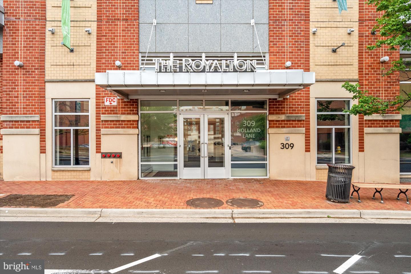 309 Holland Lane #320, Alexandria