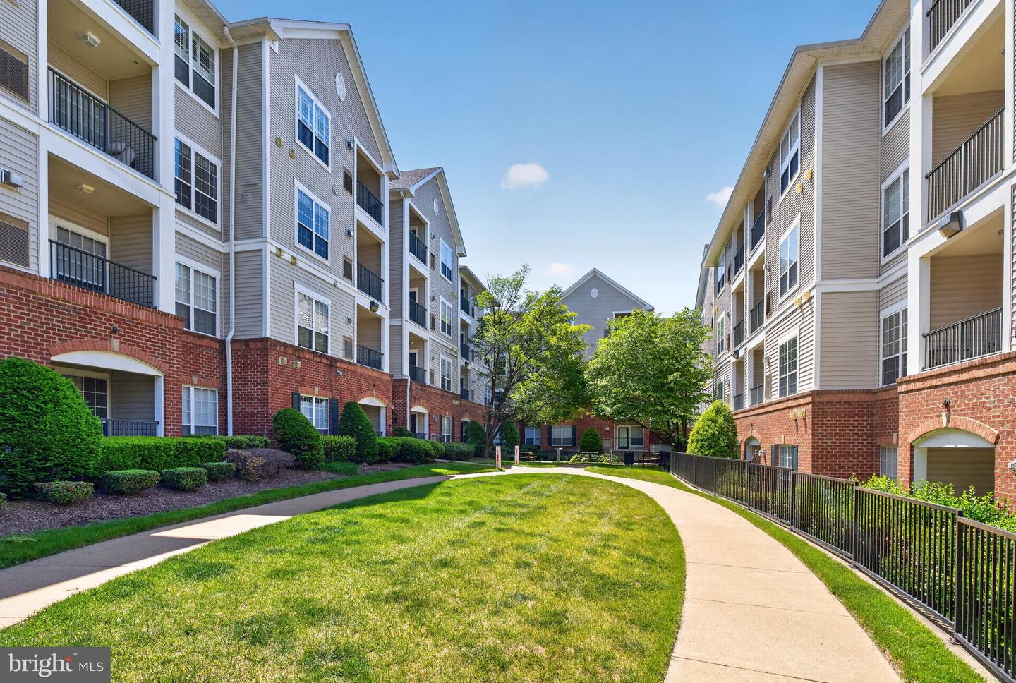 4854 Eisenhower Avenue #155