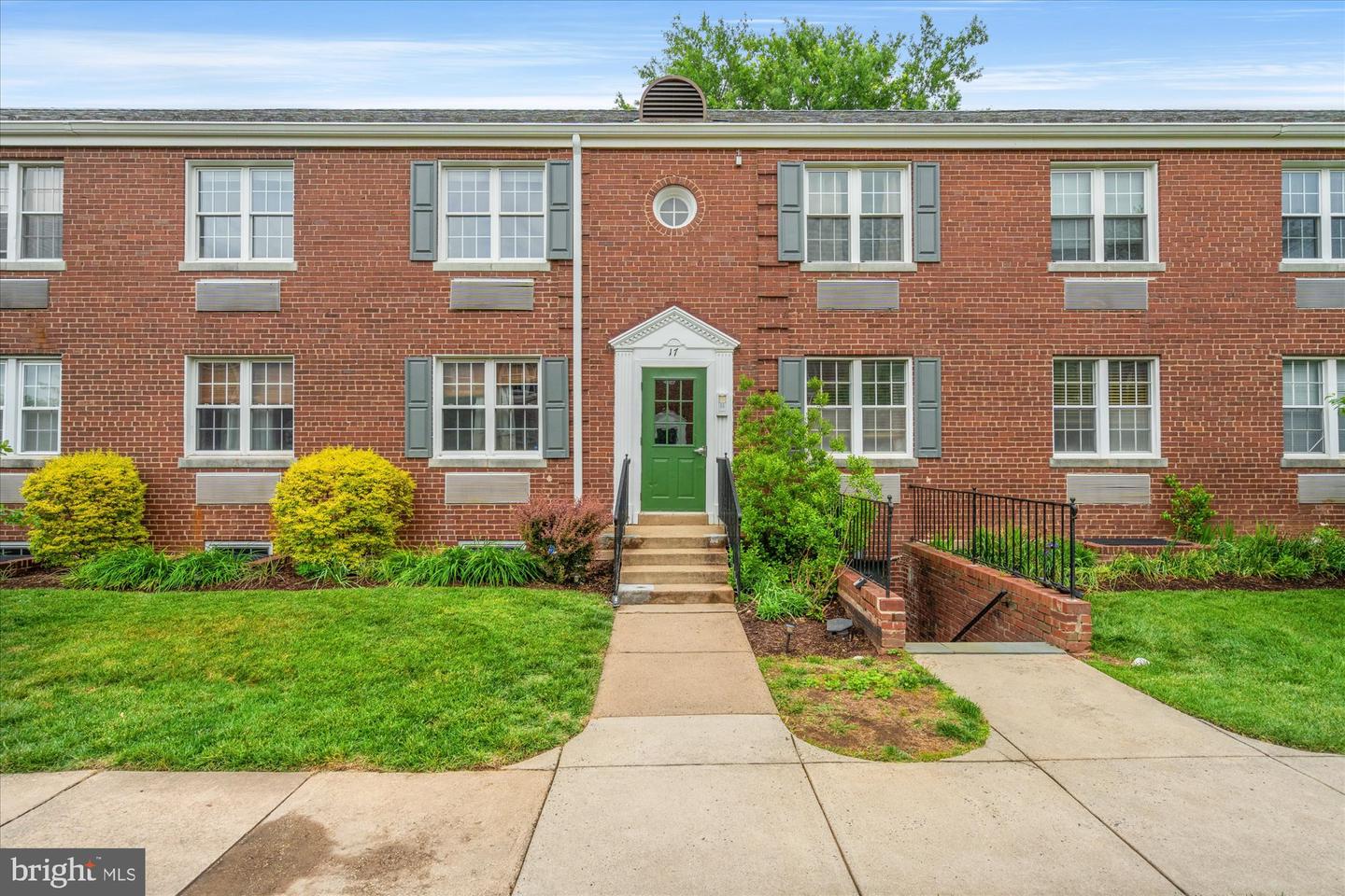 17 Auburn Court #b, Alexandria