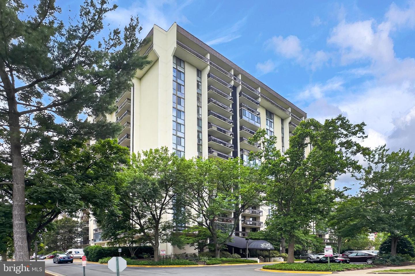 5300 Holmes Run Parkway #906