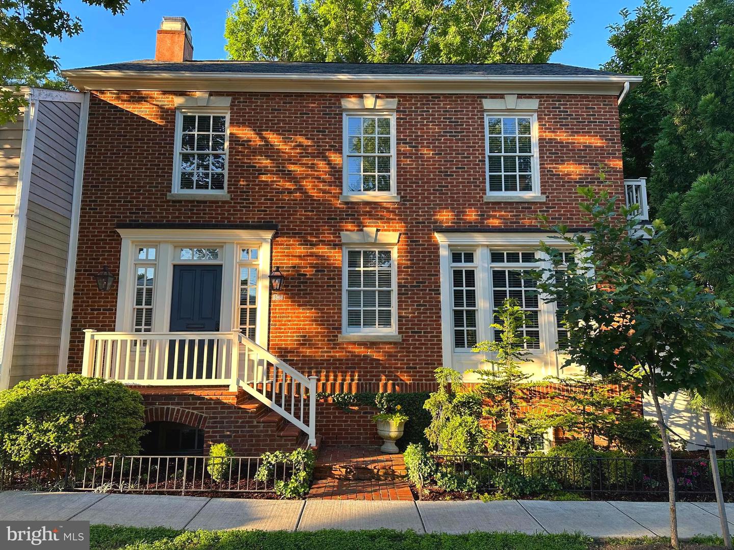808 Oronoco Street